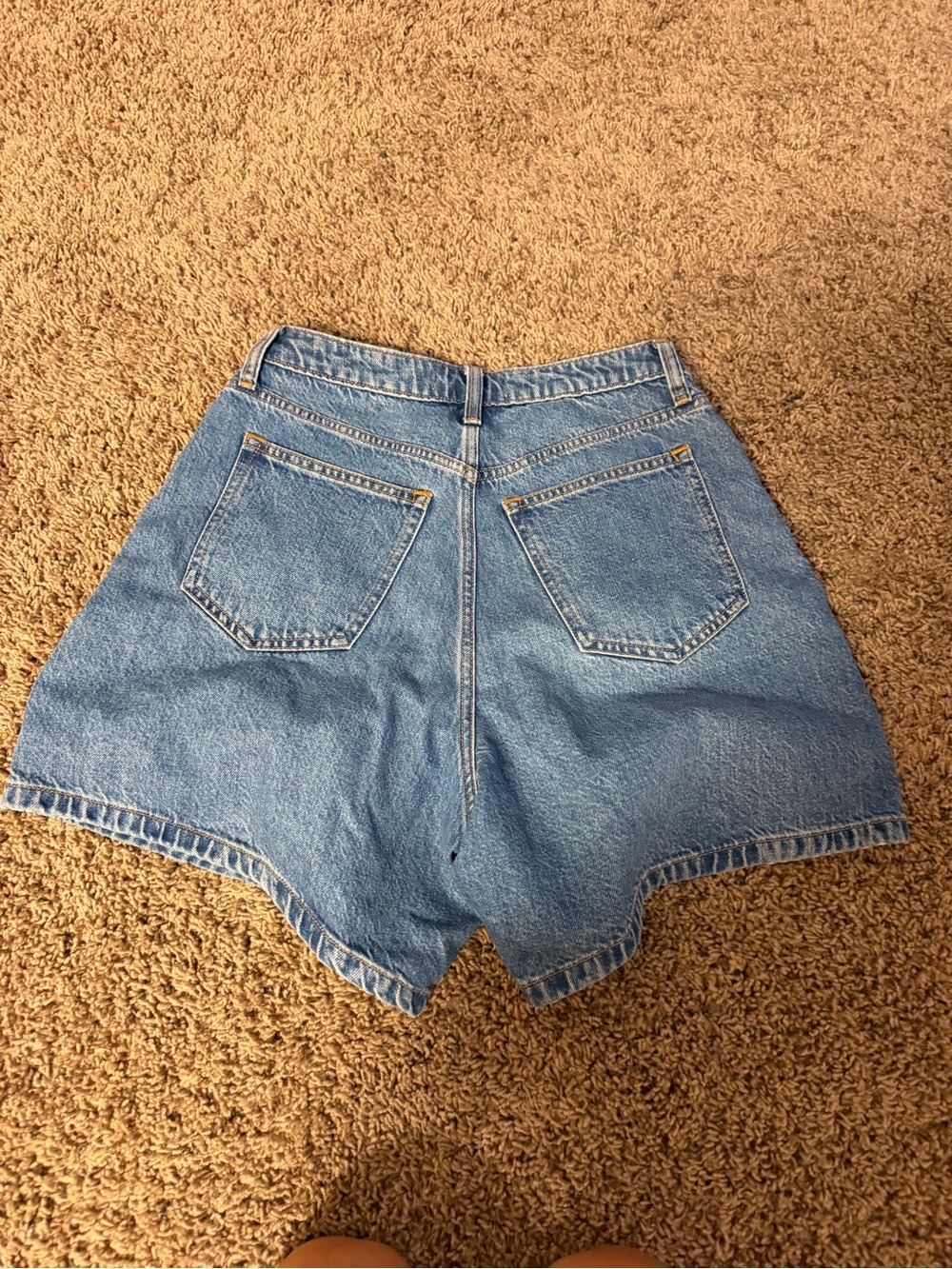 Abercrombie & Fitch Medium Blue High-Rise Denim Shorts - Picture 3 of 4